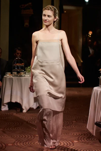 Look 13